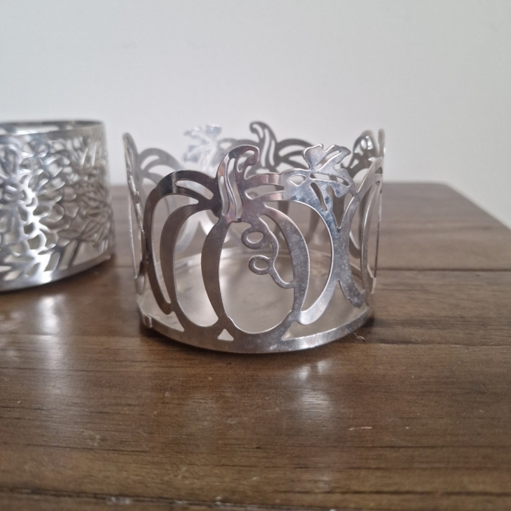Set of 2 Decorative Metal Candle Holders – Floral & Pumpkin Design - Picture 2 of 8
